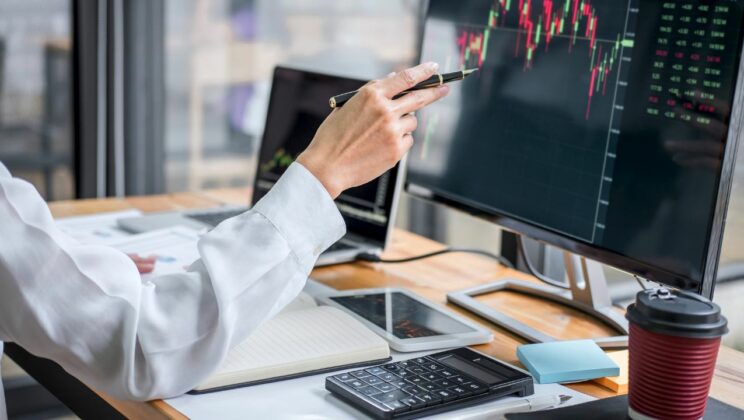 How to Invest in Stocks and Make Money in 2025